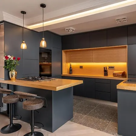Insula Luxury 아파트
