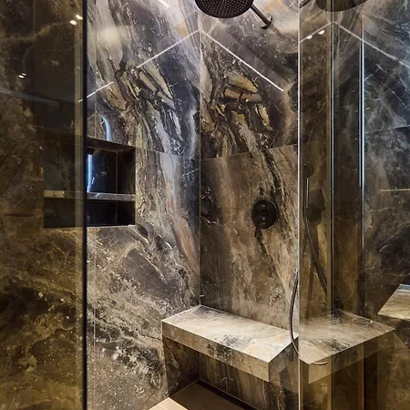 Insula Luxury *