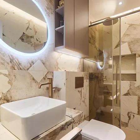 Insula Luxury 아파트